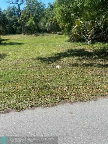 1019 Monroe Ave, Lehigh Acres, FL 33936