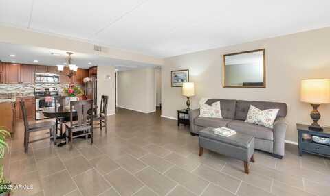 7960 E CAMELBACK Road, Scottsdale, AZ 85251