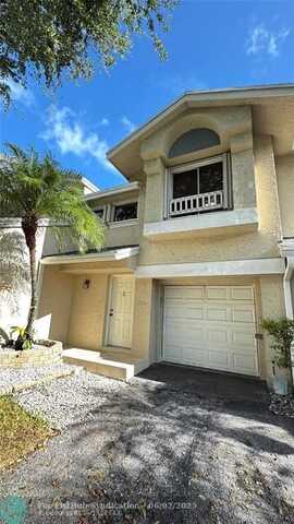 2126 W Discovery Cir, Deerfield Beach, FL 33442