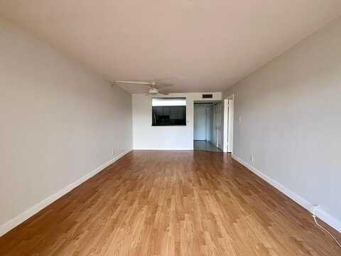 9355 SW 8th St, Boca Raton, FL 33428