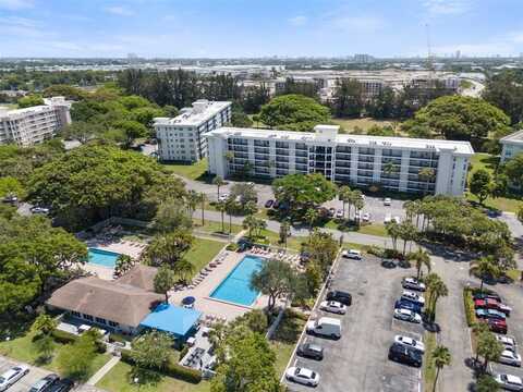 2650 S Course Dr, Pompano Beach, FL 33069