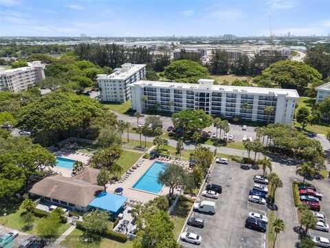 2650 S Course Dr, Pompano Beach, FL 33069