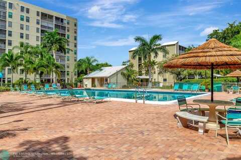 2112 S Cypress Bend Dr, Pompano Beach, FL 33069