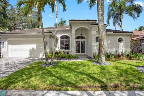 2615 Oakbrook Ct, Weston, FL 33332