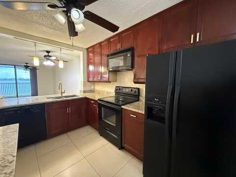 110 Lake Emerald Dr, Oakland Park, FL 33309