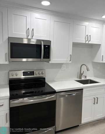 8411 Lagos De Campo Blvd, Fort Lauderdale, FL 33321