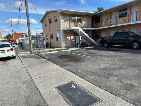 750 NW 56th St, Miami, FL 33127