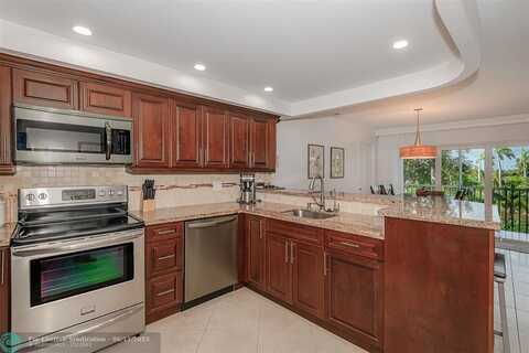 200 Diplomat Pkwy, Hallandale Beach, FL 33009