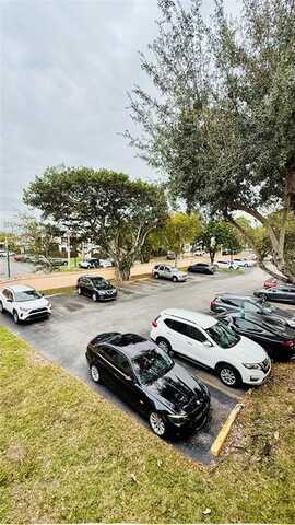 10257 NW 9th Street Cir, Miami, FL 33172