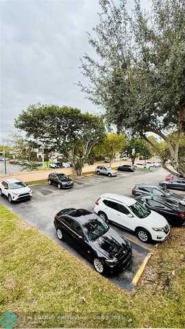 10257 NW 9th Street Cir, Miami, FL 33172