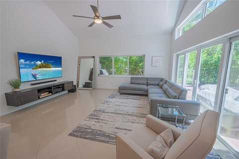 1135 W Lake St, Hollywood, FL 33019