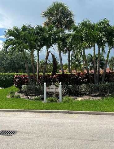 9936 Twin Lakes Dr, Coral Springs, FL 33071
