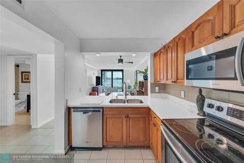 111 Lake Emerald Dr, Oakland Park, FL 33309