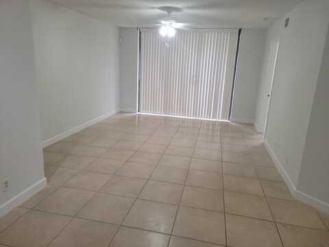 5681 Riverside Dr, Coral Springs, FL 33067