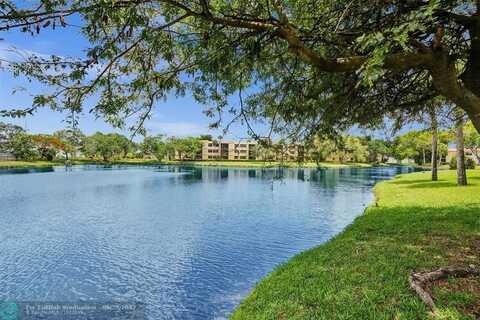 374 Lakeview Dr, Weston, FL 33326
