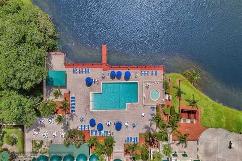 9480 Poinciana Pl, Davie, FL 33324