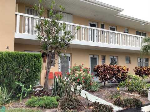 2121 NE 1st Ct, Boynton Beach, FL 33435