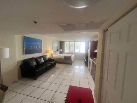 19201 Collins Ave, North Miami Beach, FL 33160