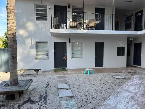 600 NE 46th Ct, Oakland Park, FL 33334