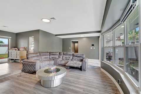 4709 Washington St, Hollywood, FL 33021