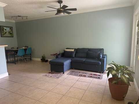 283 Newport R, Deerfield Beach, FL 33442