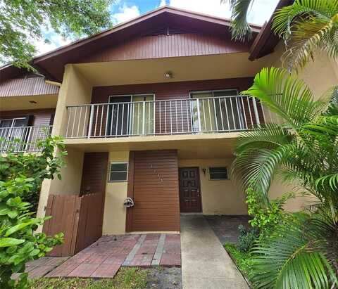 2233 Nova Village Dr, Davie, FL 33317