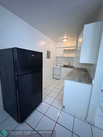 405 6th Ave, Lake Worth, FL 33460