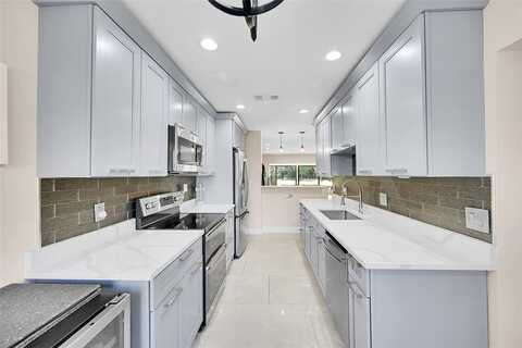 21207 Lago Cir, Boca Raton, FL 33433