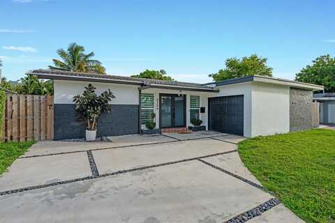 8380 NW 26th Pl, Sunrise, FL 33322