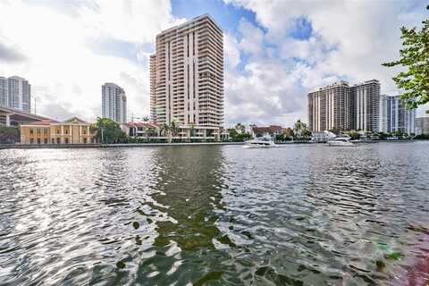 19390 Collins Ave, Sunny Isles Beach, FL 33160