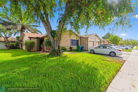 9571 W Daffodil Ln, Miramar, FL 33025