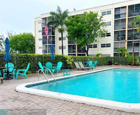 220 SW 9th Ave, Hallandale Beach, FL 33009