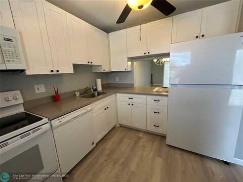 33 Abbey Ln, Delray Beach, FL 33446