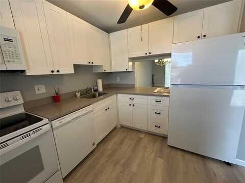 33 Abbey Ln, Delray Beach, FL 33446