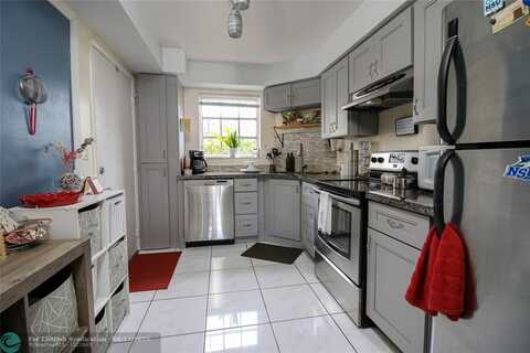 3475 Broken Woods Dr, Coral Springs, FL 33065