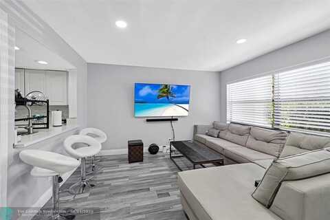 5 Matador Ln, Davie, FL 33324