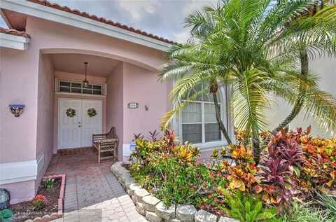 98 Gables Blvd, Weston, FL 33326