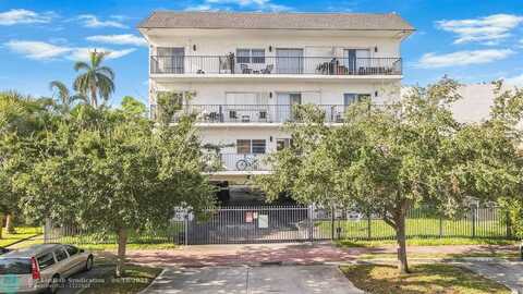 1960 Marseille Dr, Miami Beach, FL 33141