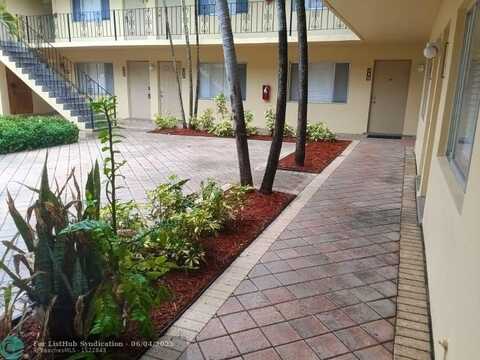 515 S Sequoia Dr, West Palm Beach, FL 33409