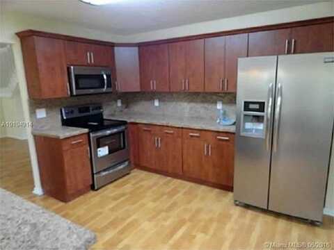 710 NW 207th Ave, Pembroke Pines, FL 33029