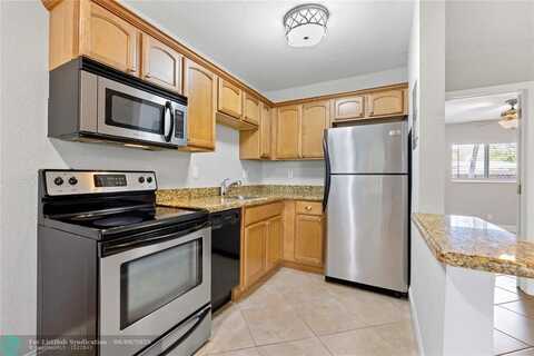 916 NE 17th St, Fort Lauderdale, FL 33305