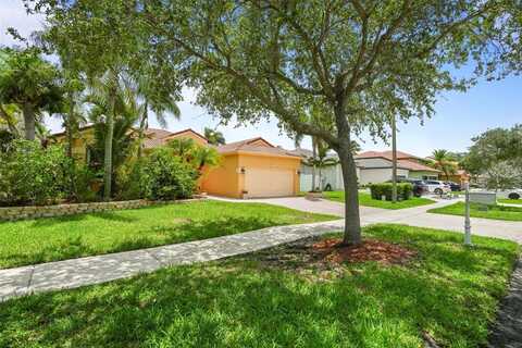 16332 N Segovia Cir, Fort Lauderdale, FL 33331
