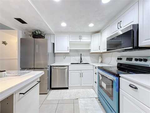 4304 NW 9th Ave, Deerfield Beach, FL 33064