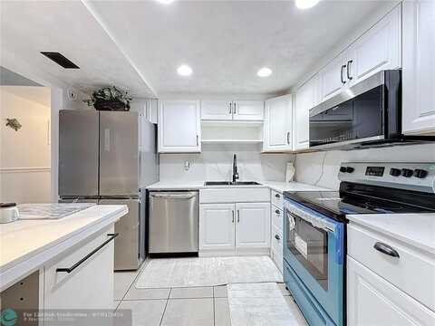 4304 NW 9th Ave, Deerfield Beach, FL 33064