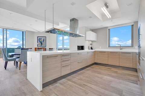 17111 Biscayne Blvd, North Miami Beach, FL 33160