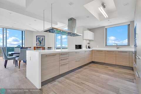 17111 Biscayne Blvd, North Miami Beach, FL 33160