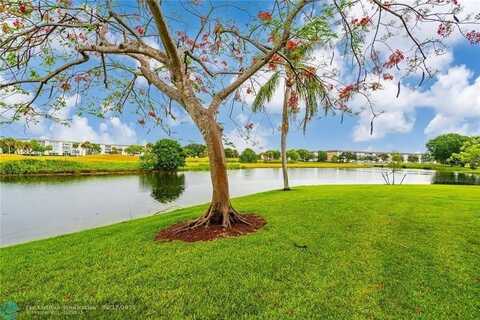 2905 Victoria Place, Coconut Creek, FL 33066