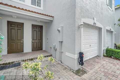 8713 Cypress Walk Ct, Tamarac, FL 33321