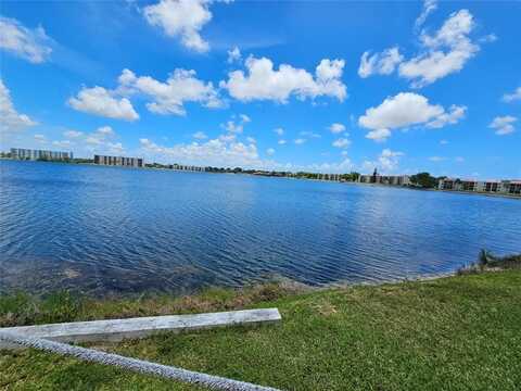 115 Lake Emerald Dr, Oakland Park, FL 33309