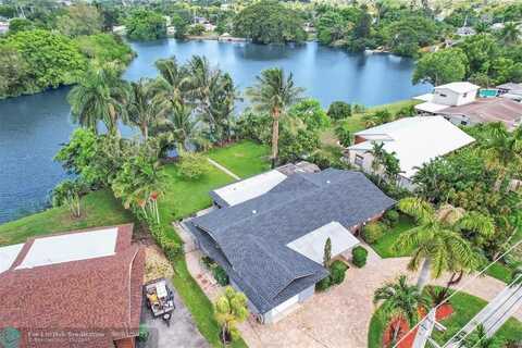 324 Davis Rd, Palm Springs, FL 33461